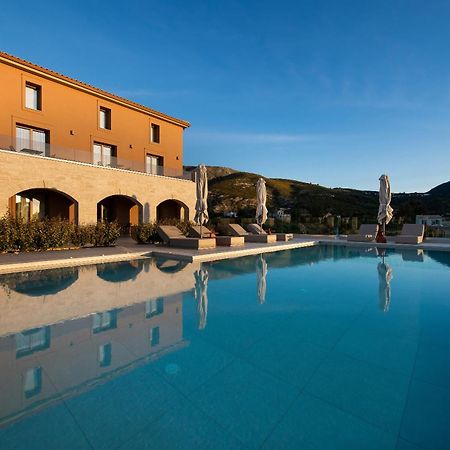 Reveli Suites Katelios Luaran gambar