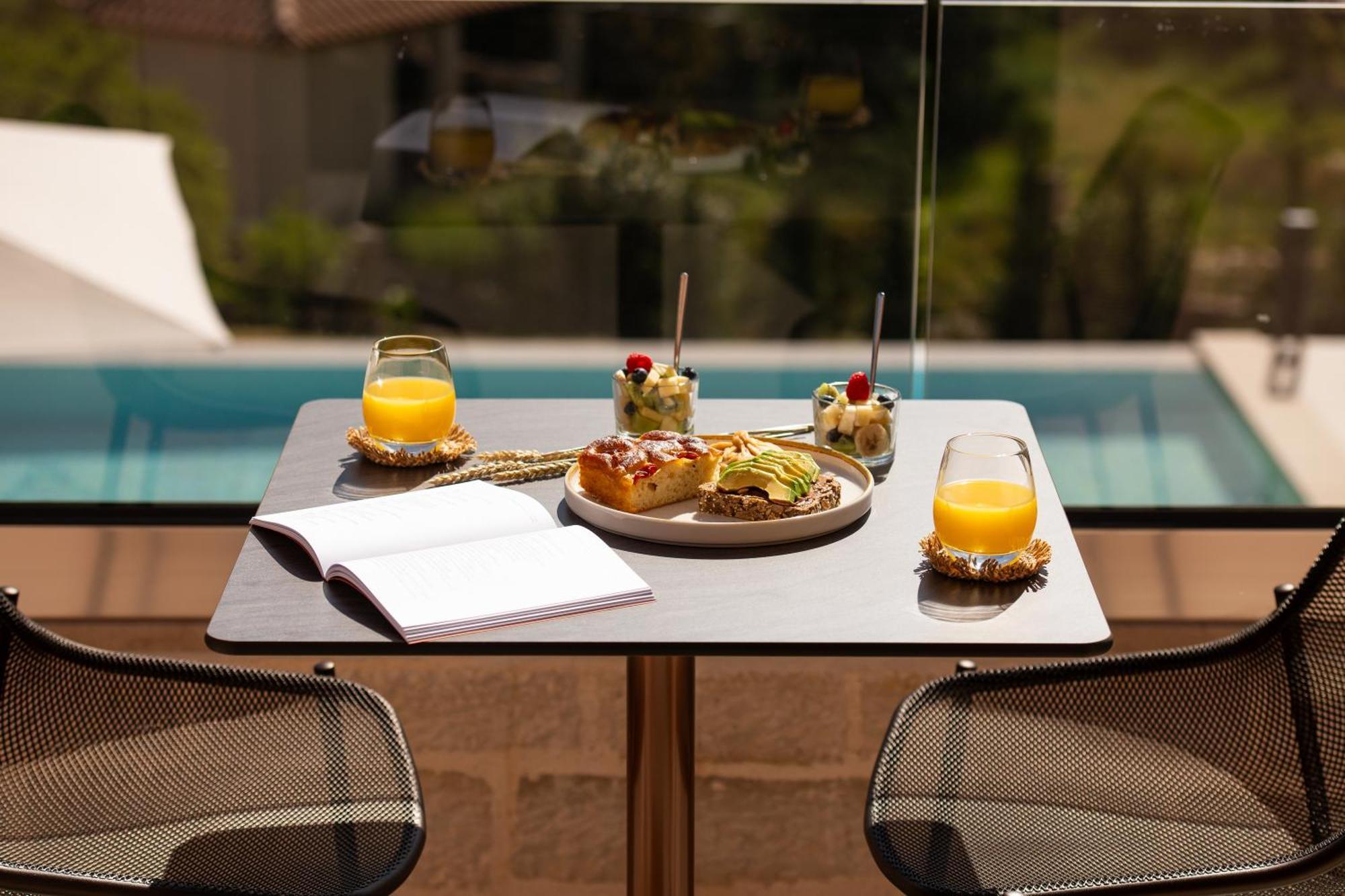 Reveli Suites Katelios Luaran gambar