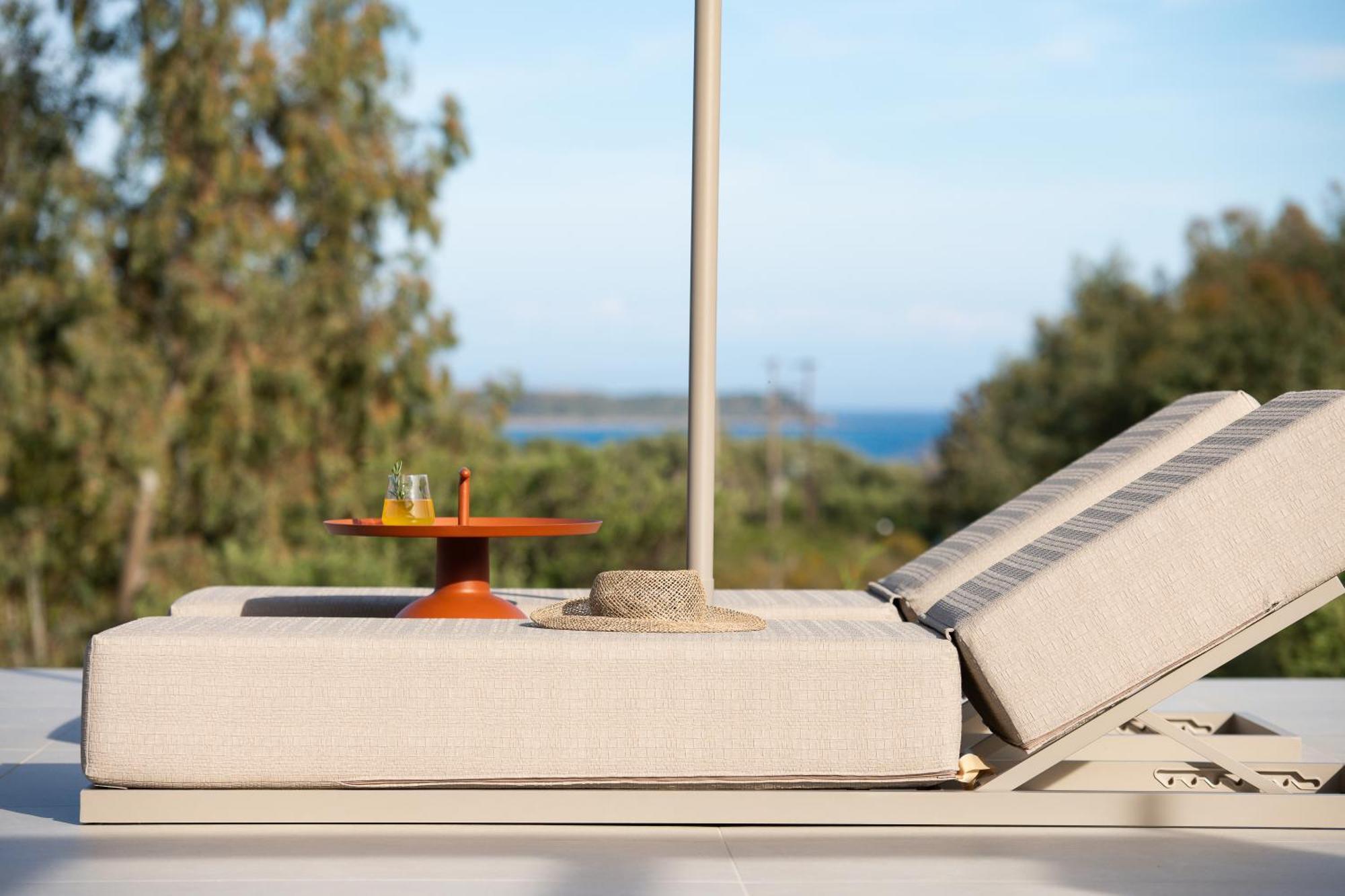 Reveli Suites Katelios Luaran gambar