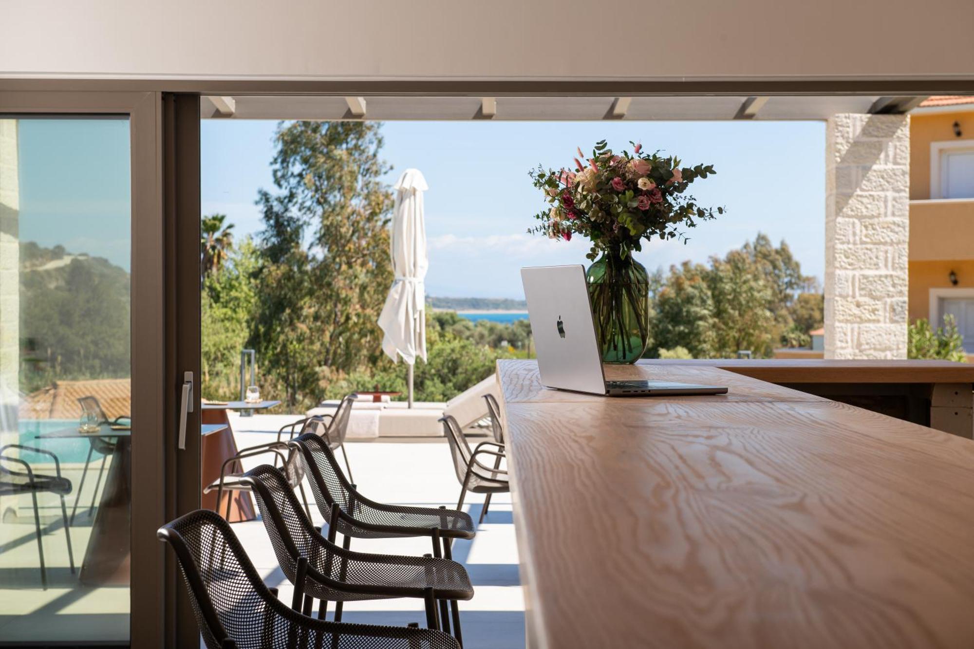 Reveli Suites Katelios Luaran gambar