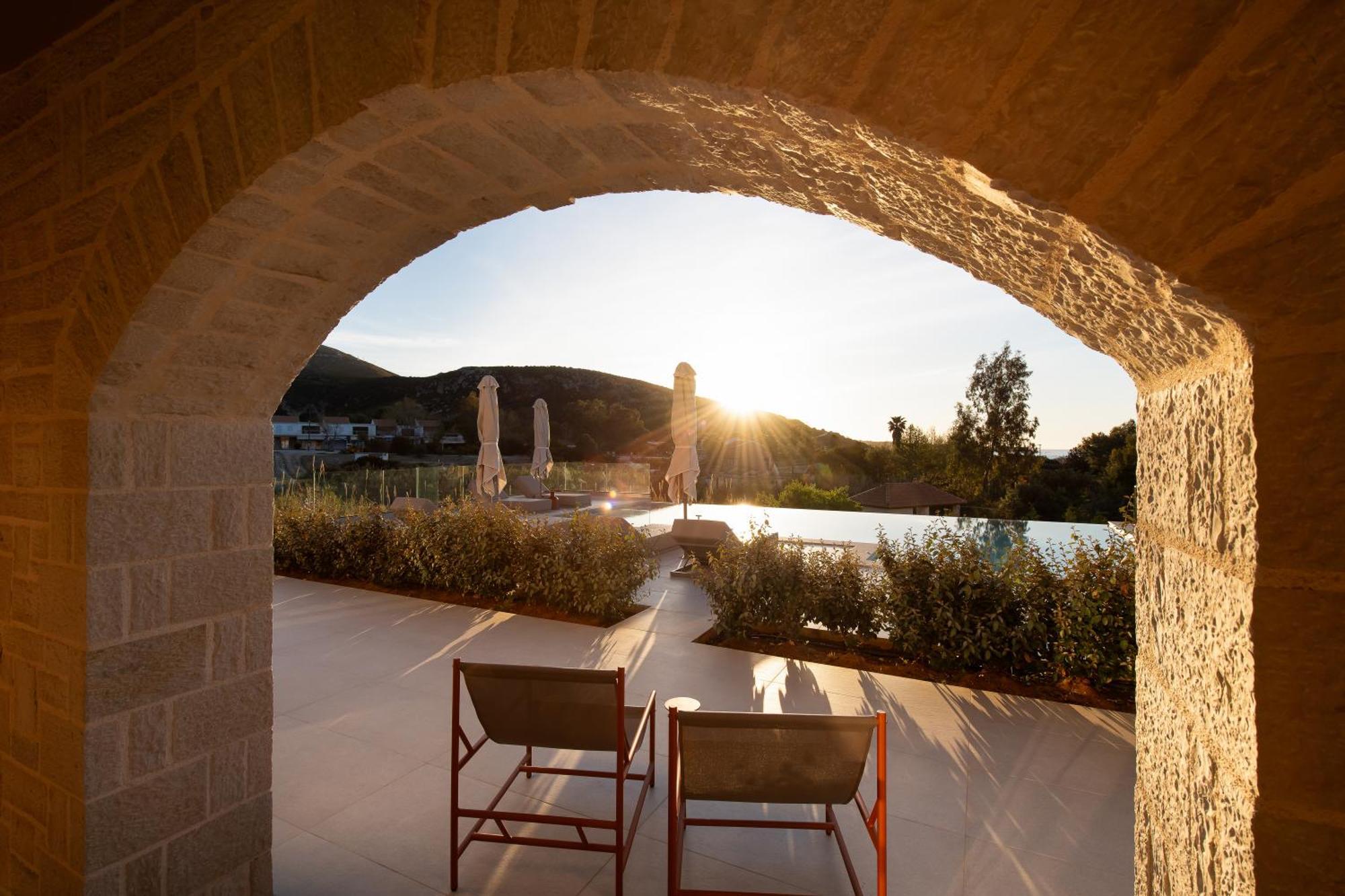 Reveli Suites Katelios Luaran gambar