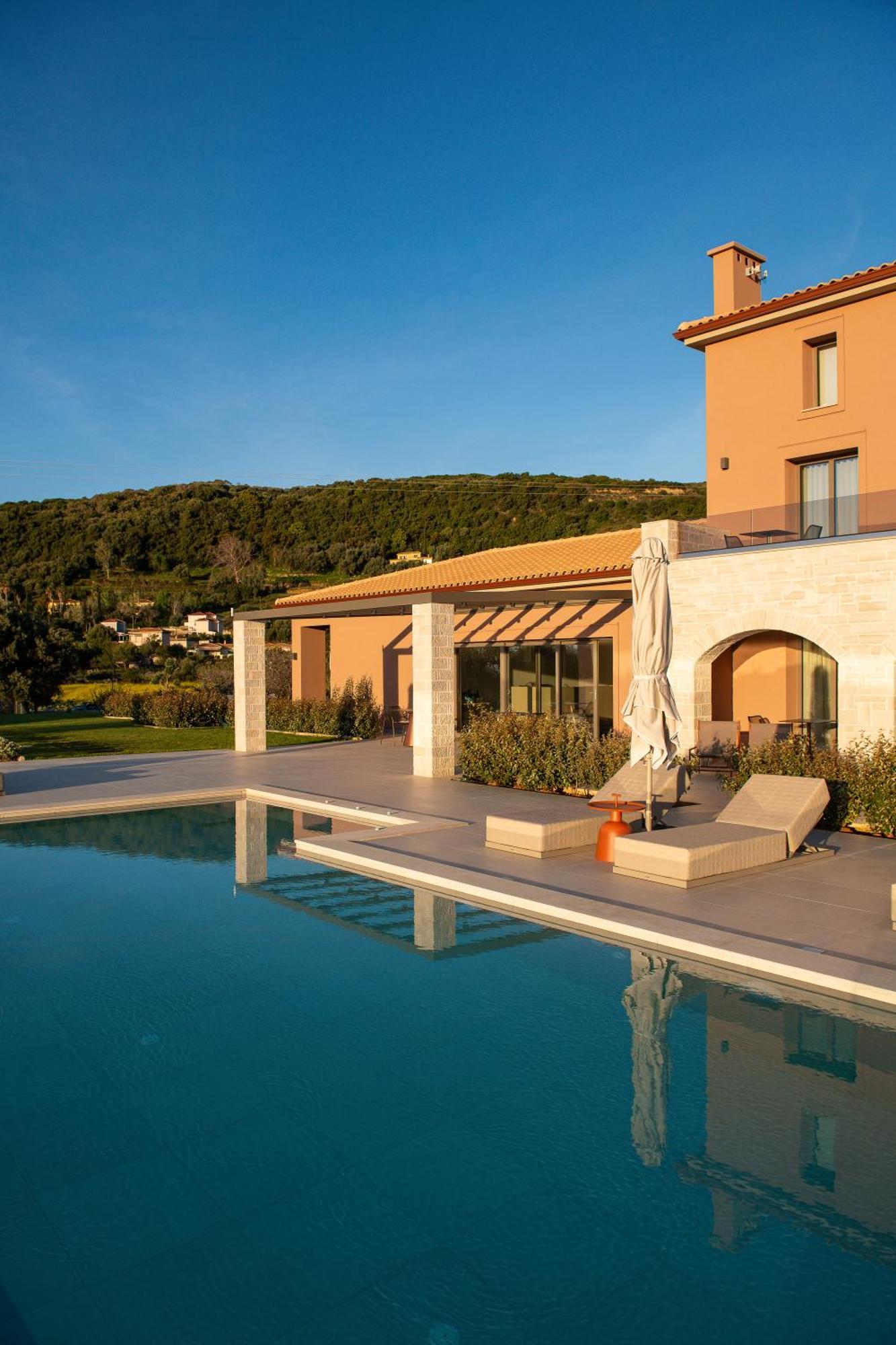 Reveli Suites Katelios Luaran gambar